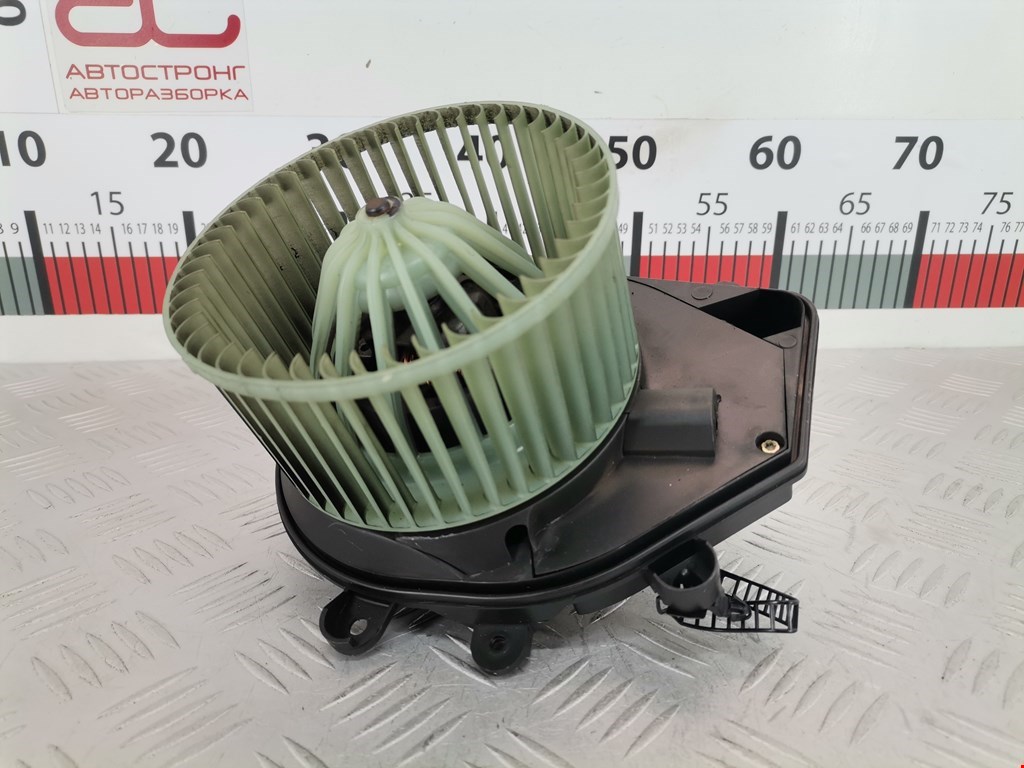 Моторчик (мотор) отопителя салона VOLKSWAGEN Passat B5 1997-2005