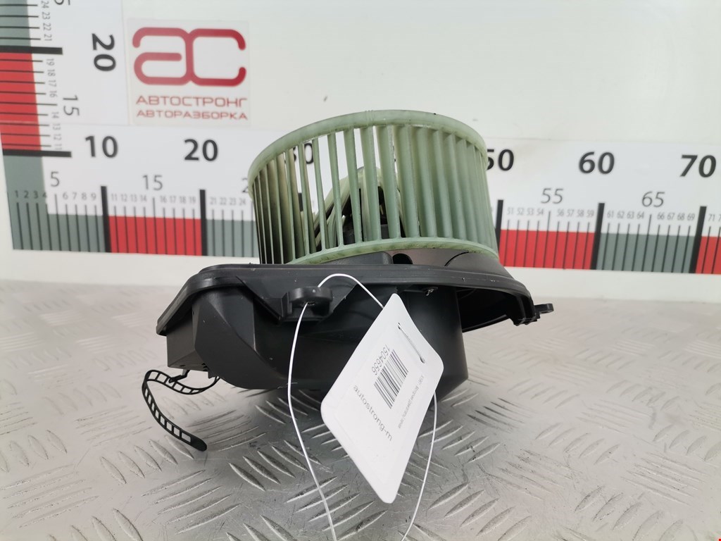 Моторчик (мотор) отопителя салона VOLKSWAGEN Passat B5 1997-2005