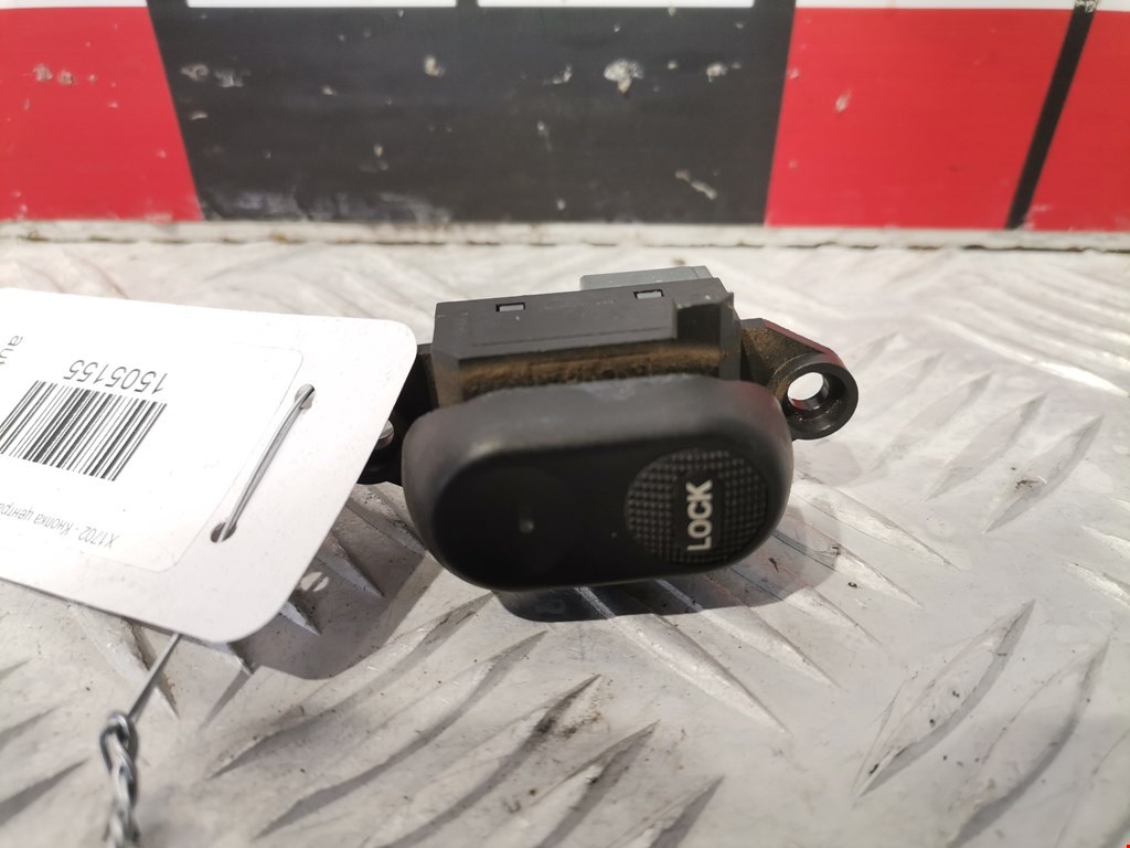 Кнопка центрального замка CHRYSLER PT Cruser 2000-2010