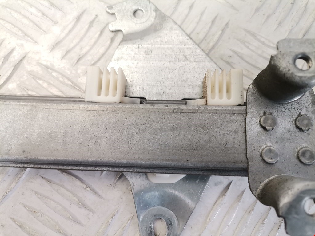 Стеклоподъемник передний правый NISSAN Almera Tino 2000-2006