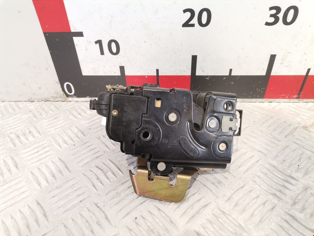 Замок двери задней левой AUDI A6 C5 1997-2004