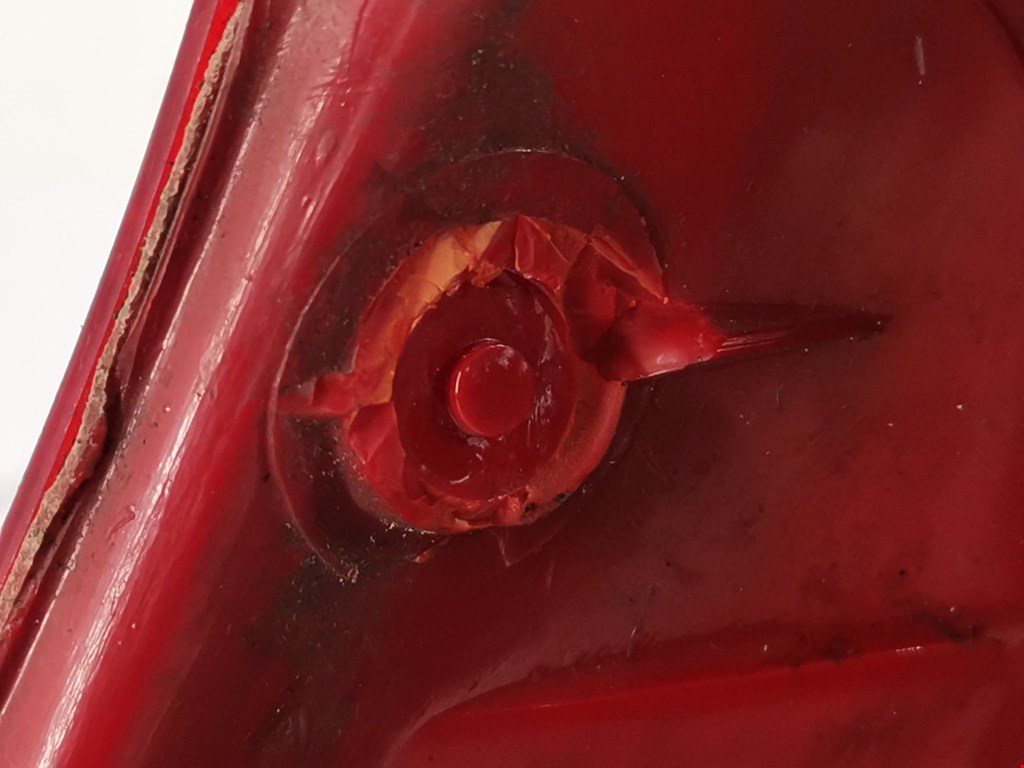 Фонарь задний правый VOLKSWAGEN Golf IV 1997-2003