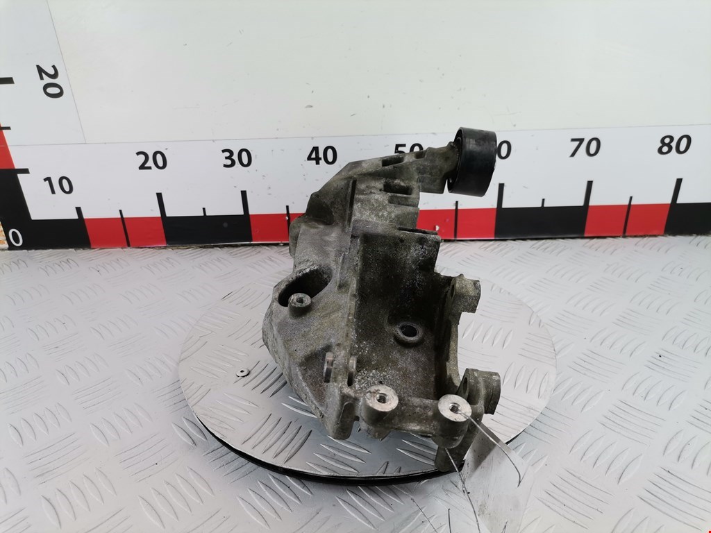 Кронштейн генератора RENAULT Scenic II 2003-2010