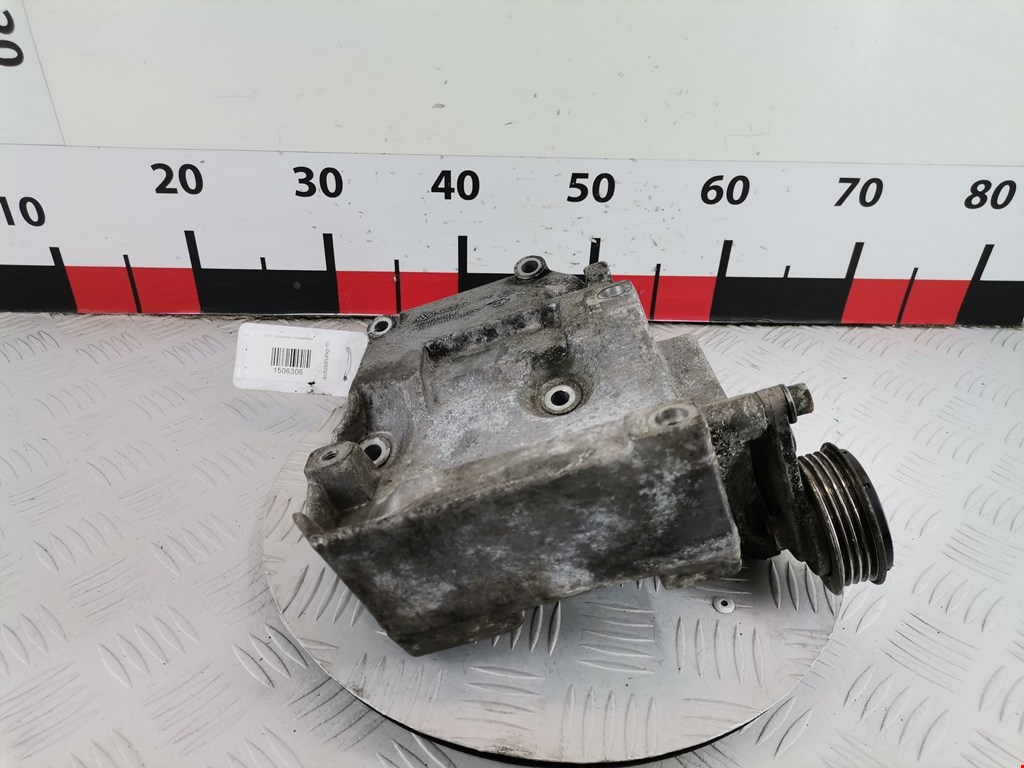 Кронштейн кондиционера AUDI A4 B5 1995-2001