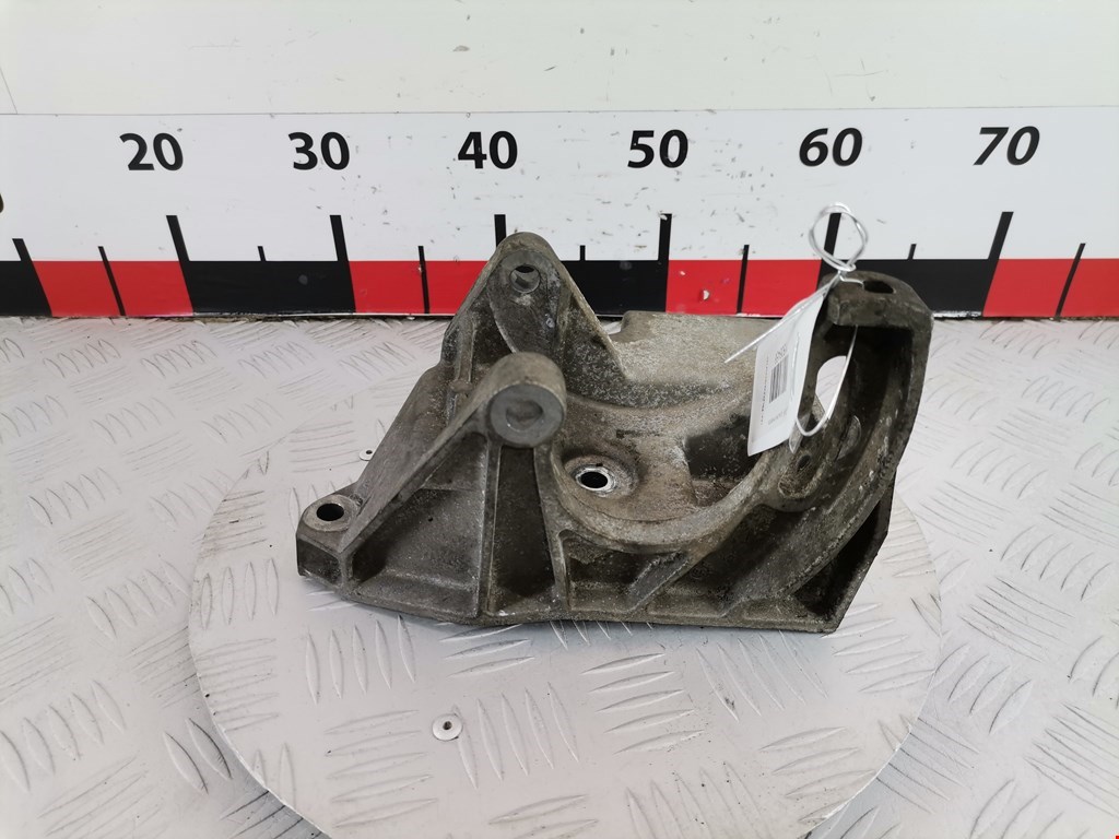 Кронштейн генератора RENAULT Megane I 1996-2002