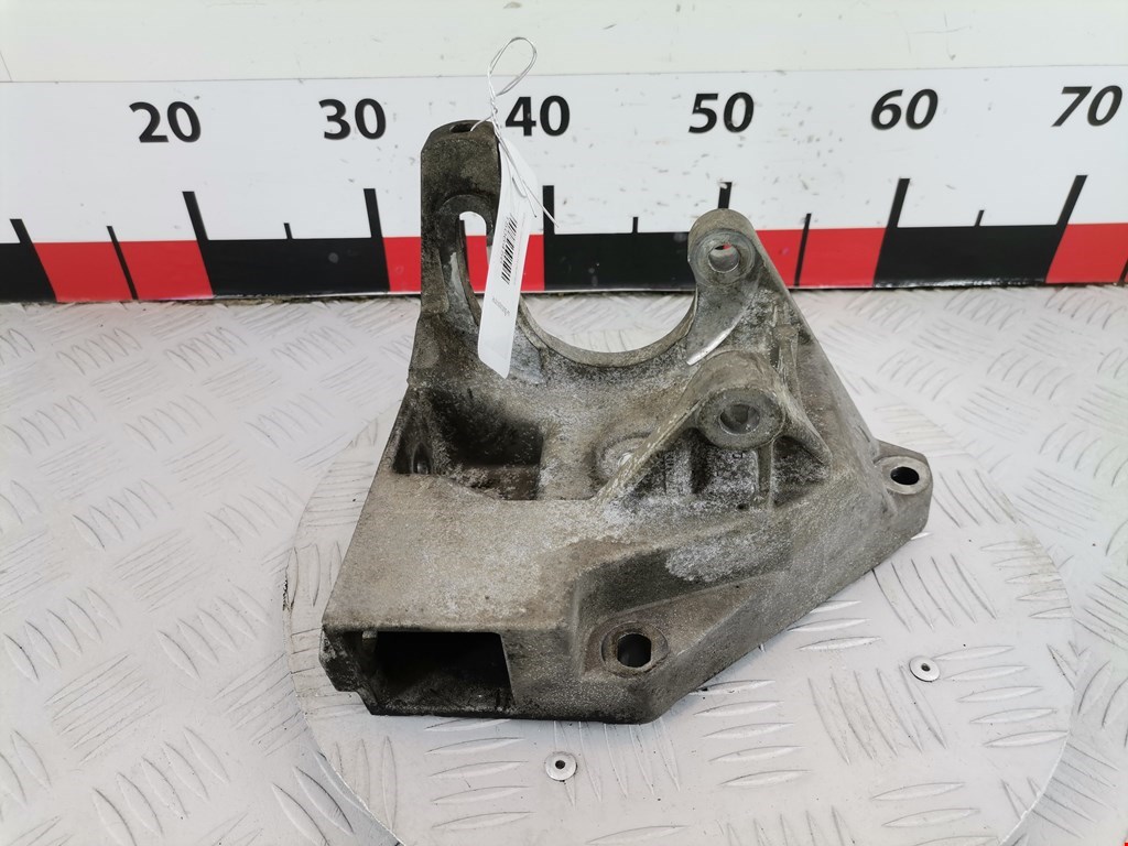 Кронштейн генератора RENAULT Megane I 1996-2002