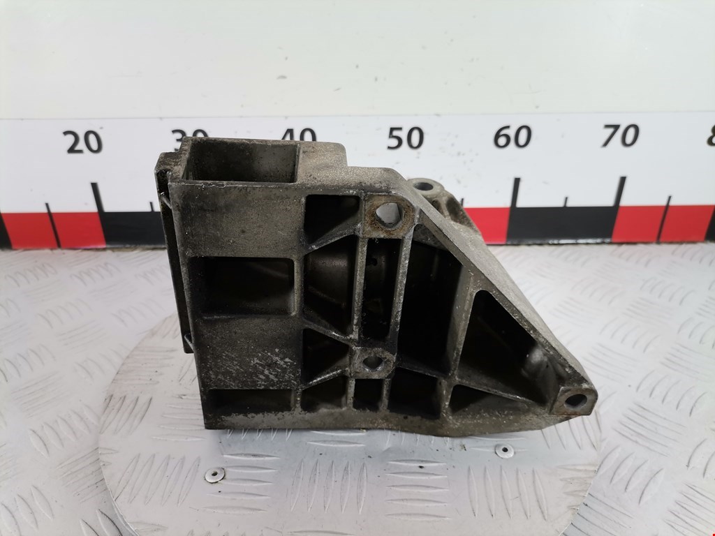 Кронштейн генератора RENAULT Megane I 1996-2002