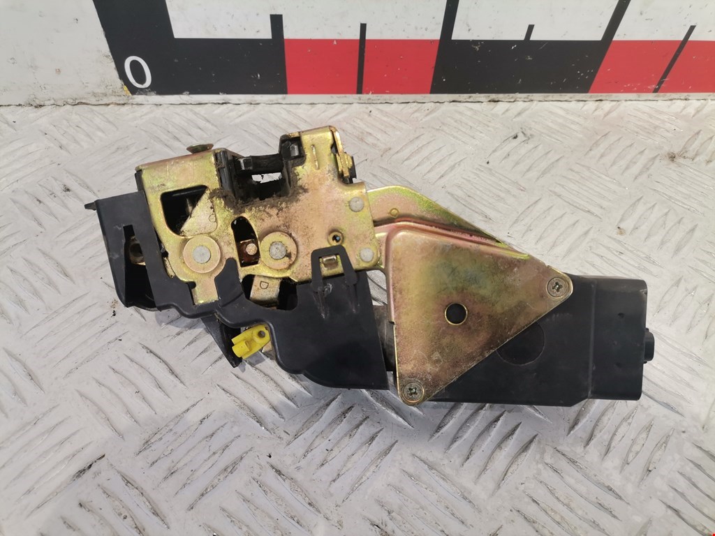 Замок двери передней правой MITSUBISHI Space Star 1999-2006