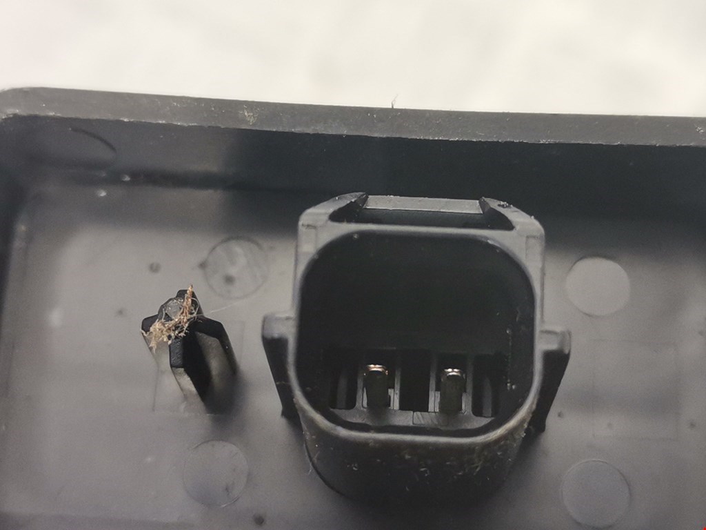 Замок двери передней правой MITSUBISHI Space Star 1999-2006