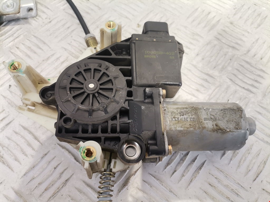 Стеклоподъемник передний правый MITSUBISHI Space Star 1999-2006