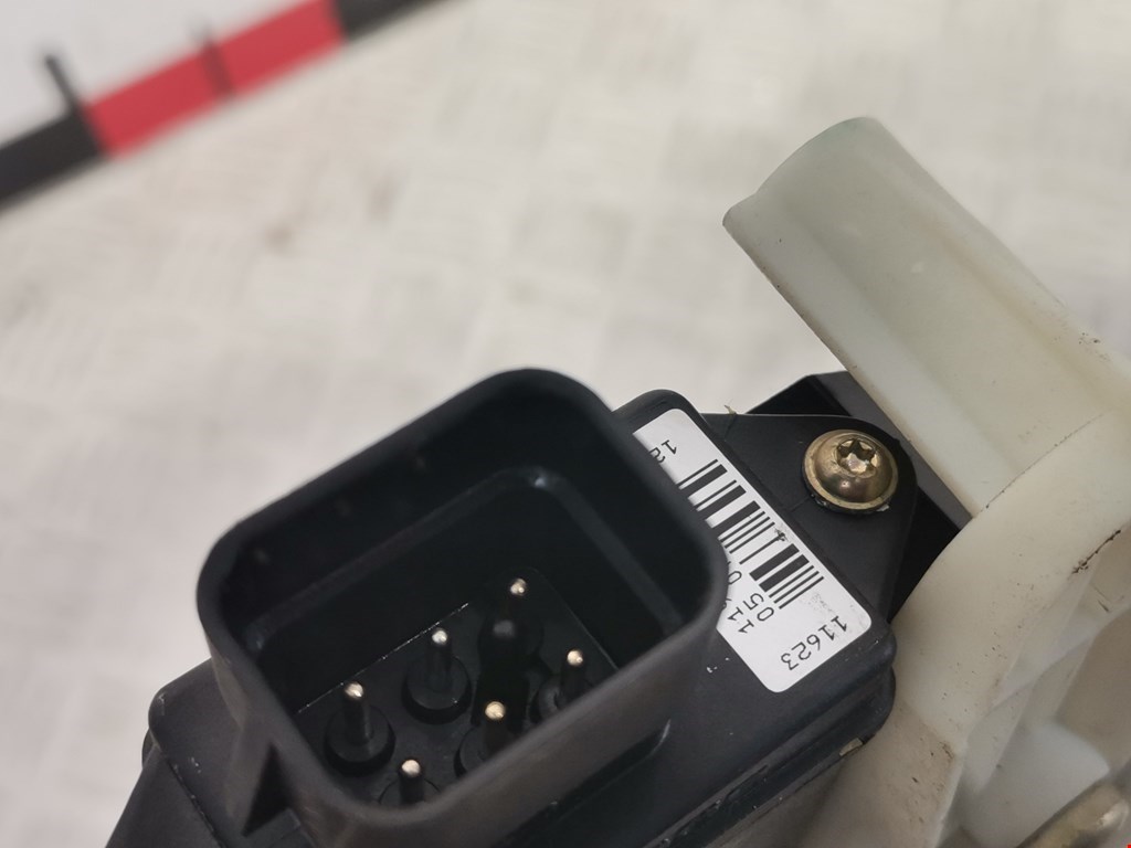 Стеклоподъемник передний правый MITSUBISHI Space Star 1999-2006