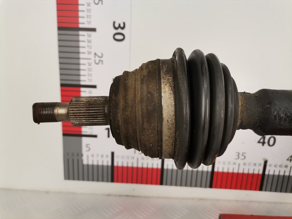 Полуось (привод, приводной вал) передняя правая VOLKSWAGEN Bora 1998-2005