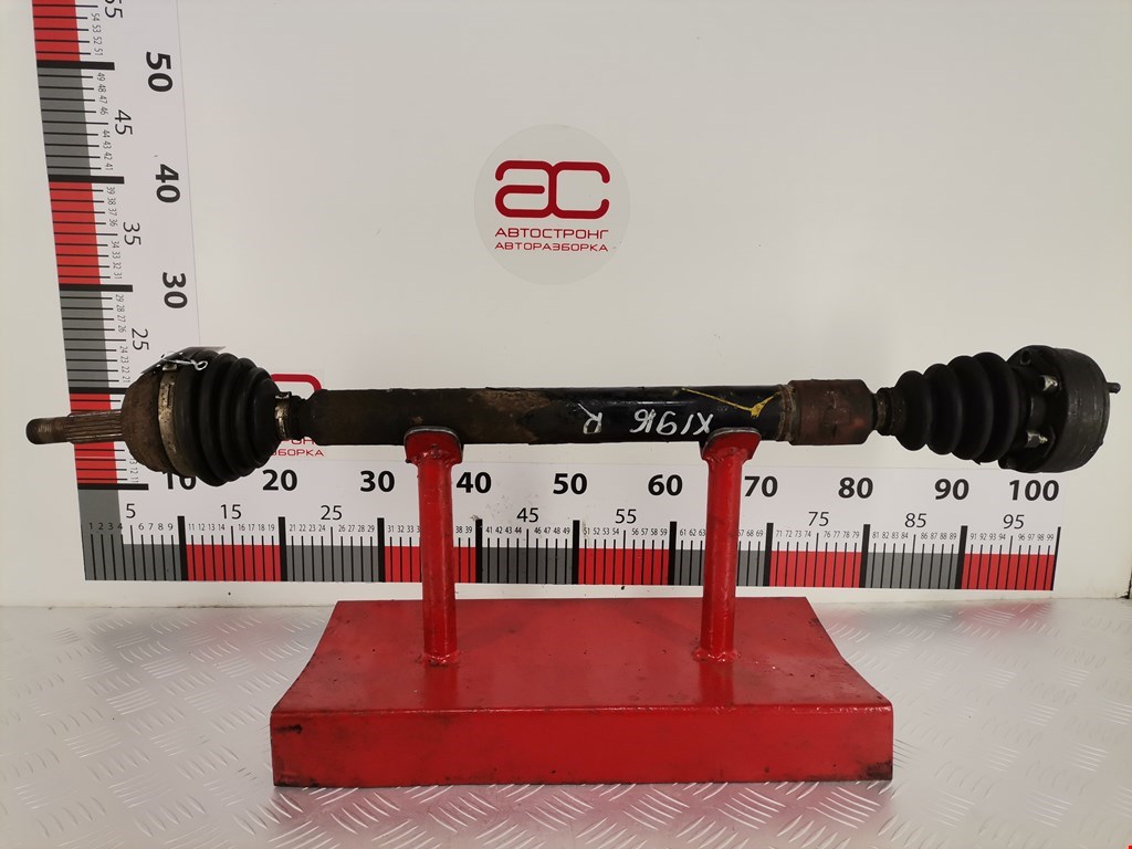 Полуось передняя правая (приводной вал шрус) Volkswagen Caddy 2 (1995-2004)