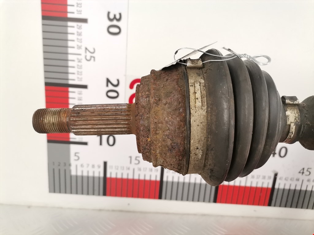 Полуось (привод, приводной вал) передняя правая VOLKSWAGEN Caddy II 1995-2004