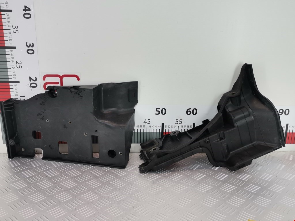 Крепление АКБ (корпус/подставка) LAND ROVER Discovery III 2005-2009