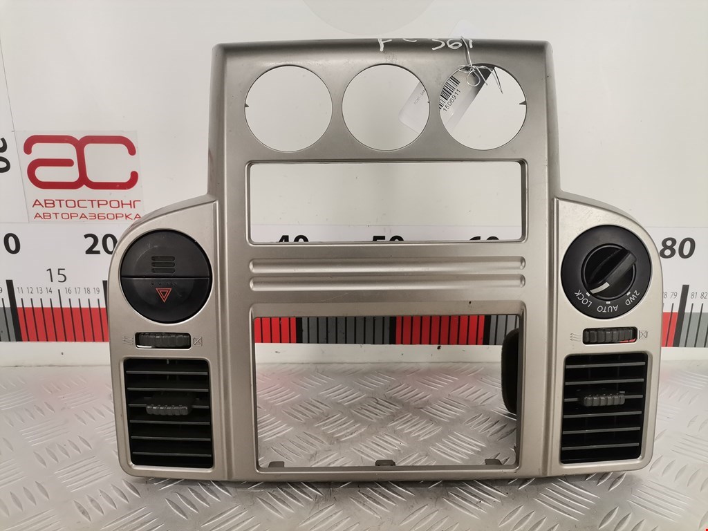 Дефлектор воздушный NISSAN X-Trail T30 2000-2007