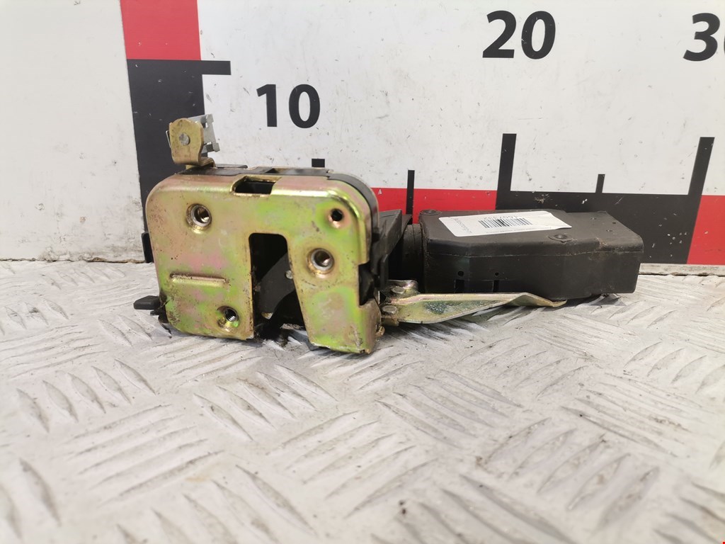 Замок двери задней правой MITSUBISHI Space Star 1999-2006