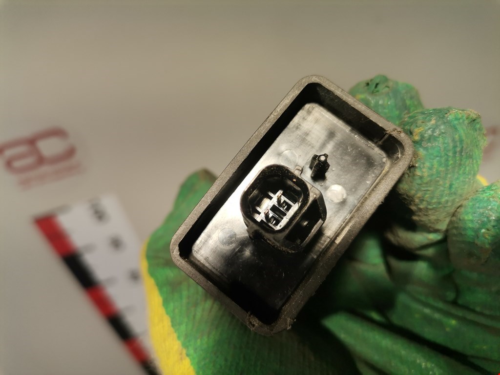 Замок двери задней правой MITSUBISHI Space Star 1999-2006