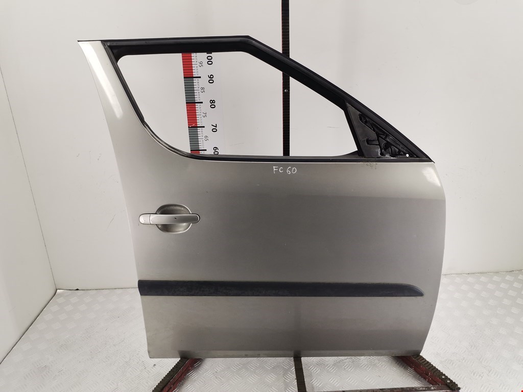 Обшивка (карта) двери передней правой Skoda Roomster (5J) (2006-2015)