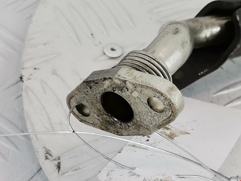 Трубка нагнетателя SKODA Superb 2008-2015