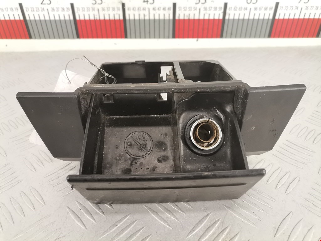 Пепельница передняя DODGE Magnum 2003-2008