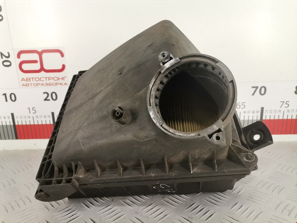 Корпус воздушного фильтра AUDI A4 B6 2001-2005