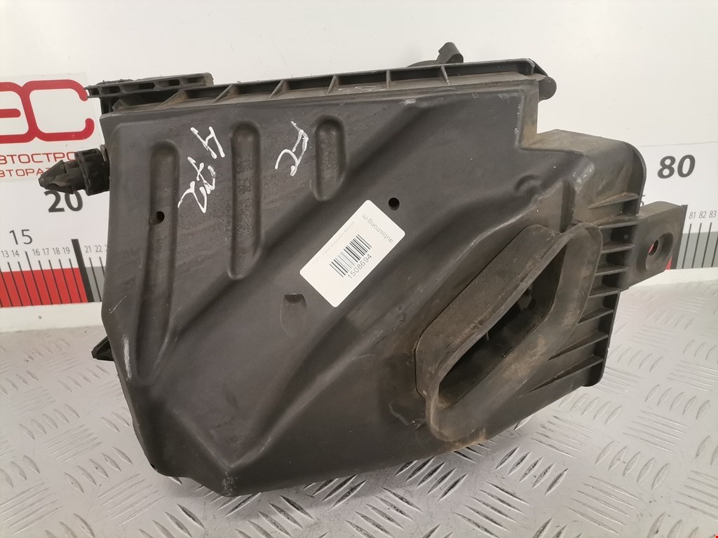 Корпус воздушного фильтра AUDI A4 B6 2001-2005