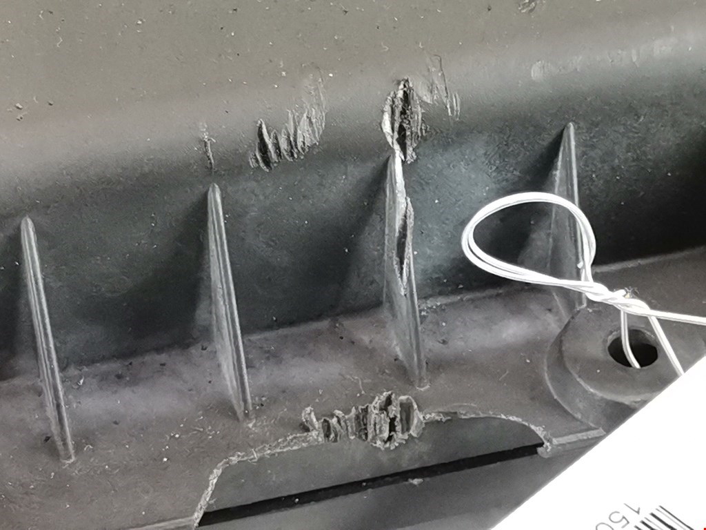 Корпус воздушного фильтра VOLKSWAGEN Polo III 1994-2001