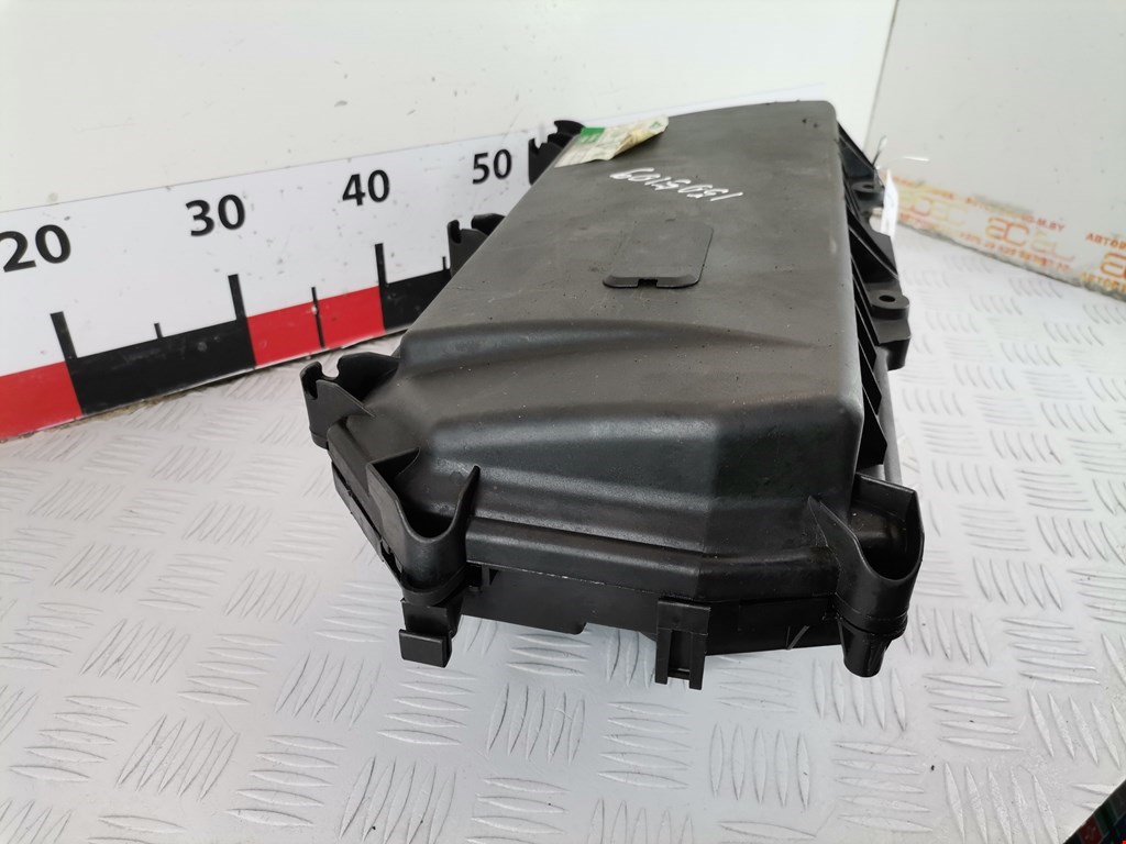 Корпус воздушного фильтра VOLKSWAGEN Polo III 1994-2001