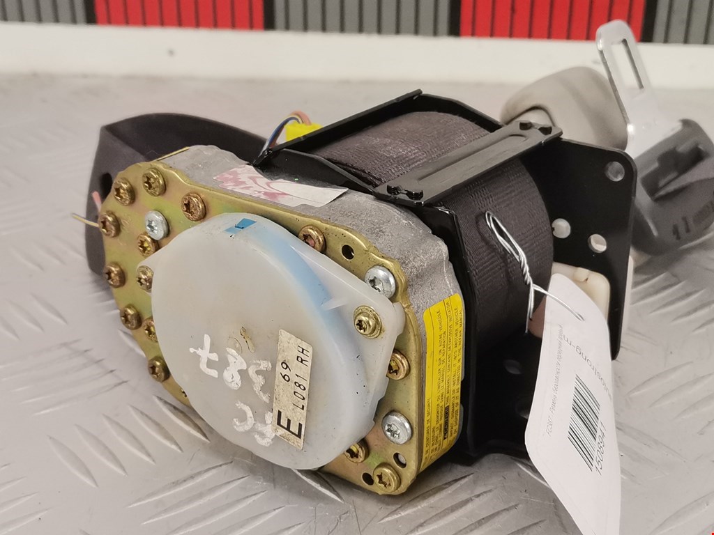 Ремень безопасности передний правый MAZDA MPV LW 1999-2006