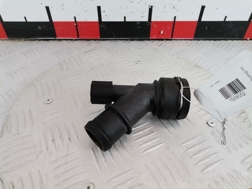 Тройник системы охлаждения VOLKSWAGEN Golf IV 1997-2003