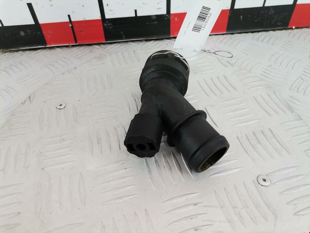 Тройник системы охлаждения VOLKSWAGEN Golf IV 1997-2003