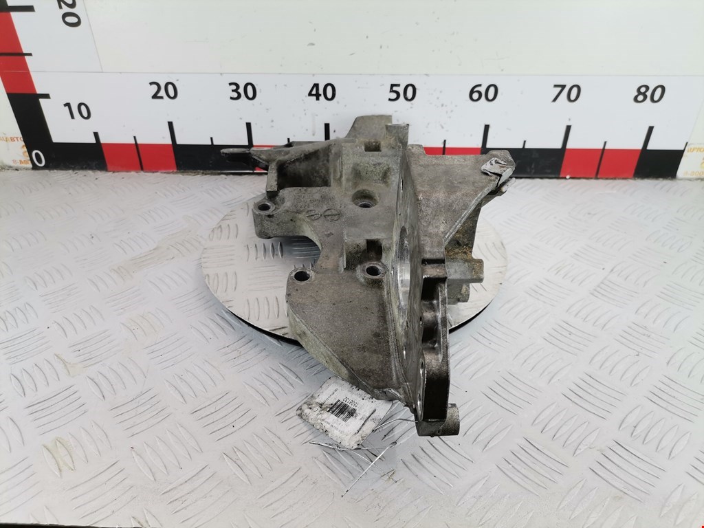 Кронштейн генератора SKODA Superb 2008-2015