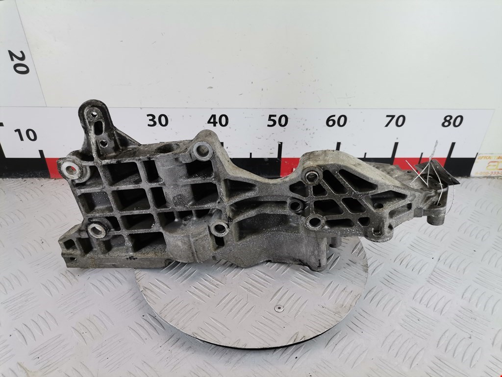 Кронштейн генератора SKODA Superb 2008-2015