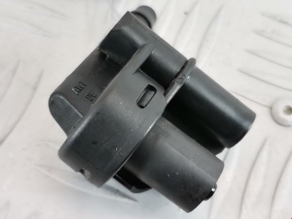 Клапан рециркуляции выхлопных газов (ЕГР) VOLKSWAGEN Polo IV 2001-2009