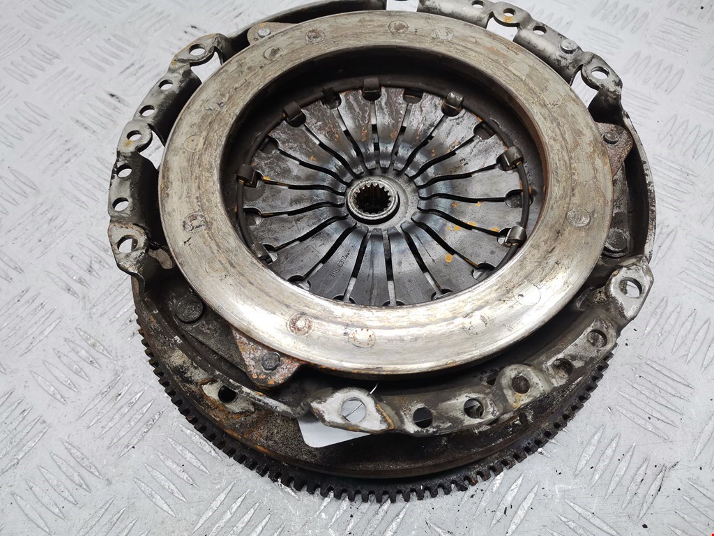 Маховик (демпфер сцепления) FORD Fiesta 2001-2008