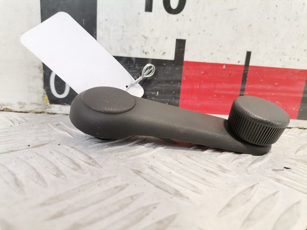 Ручка стеклоподъемника HYUNDAI i30 2007-2012