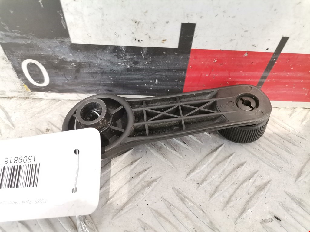 Ручка стеклоподъемника HYUNDAI i30 2007-2012