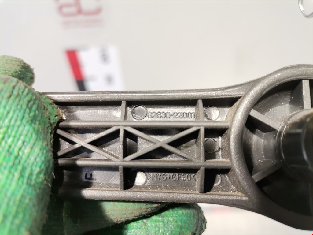 Ручка стеклоподъемника HYUNDAI i30 2007-2012