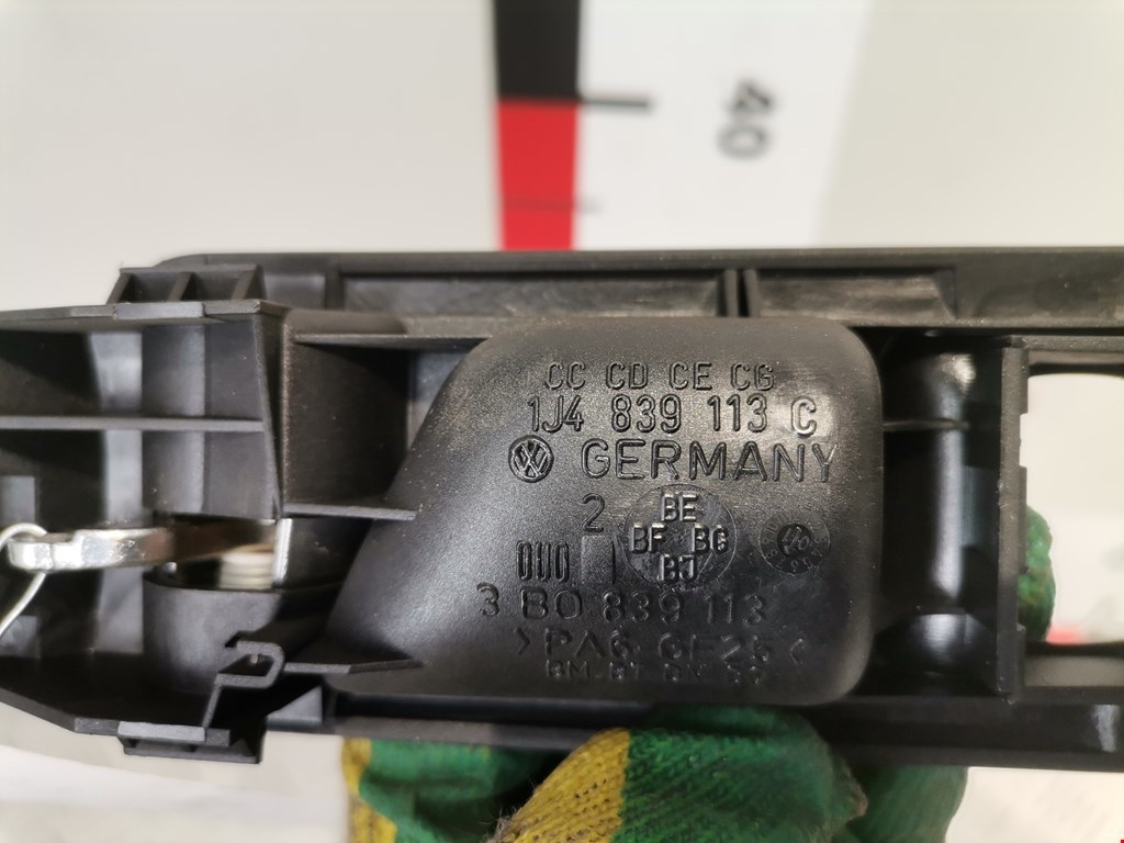 Ручка дверная задняя внутренняя левая VOLKSWAGEN Passat B5 1997-2005