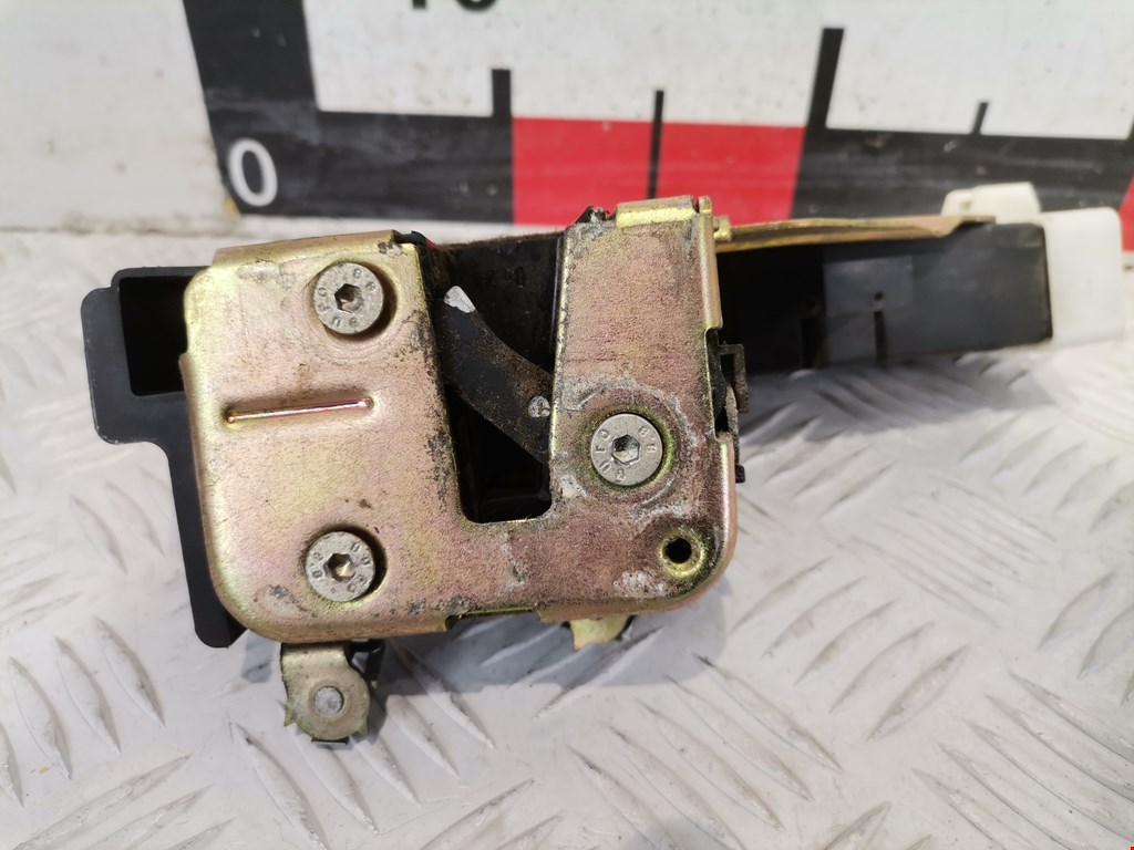 Замок двери передней левой MITSUBISHI Space Star 1999-2006