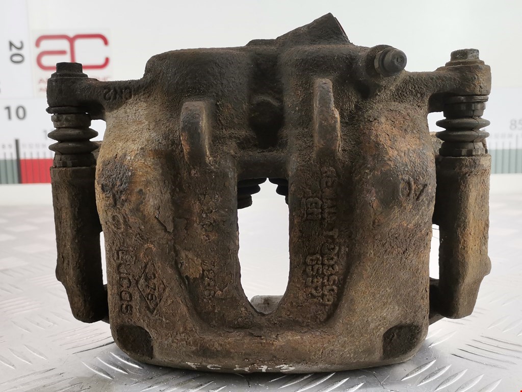 Суппорт передний левый RENAULT Trafic II 2001-2014