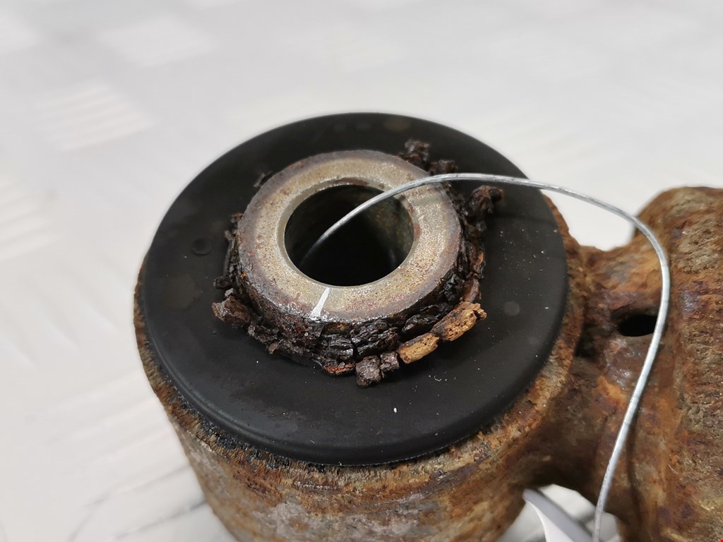 Амортизатор задний правый RENAULT Trafic II 2001-2014