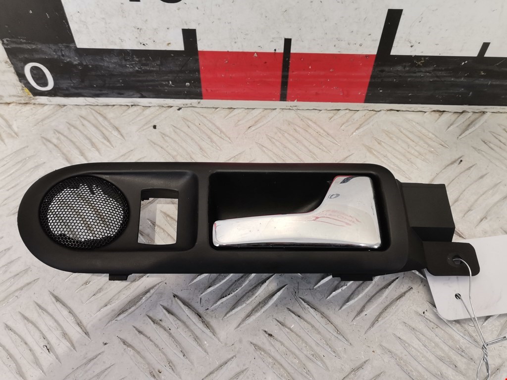 Ручка дверная задняя внутренняя правая VOLKSWAGEN Passat B5 1997-2005