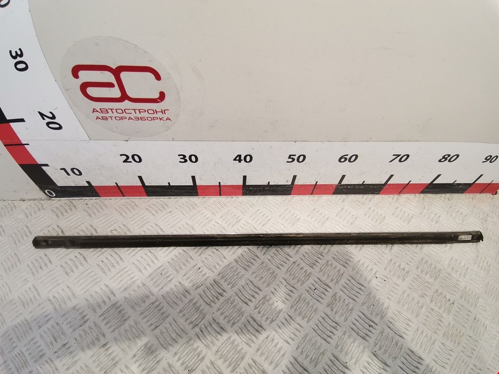 Уплотнитель (внутри) VOLKSWAGEN Passat B5 1997-2005