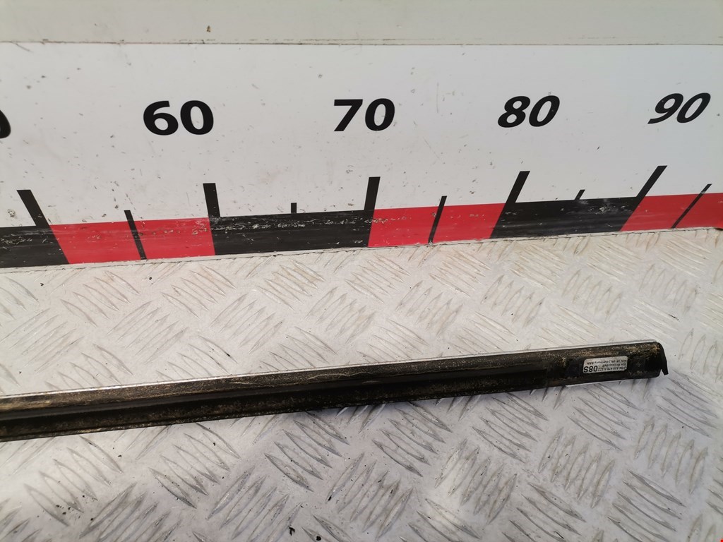 Уплотнитель (внутри) VOLKSWAGEN Passat B5 1997-2005