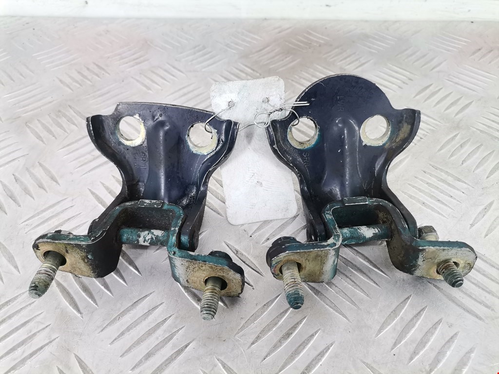 Петля двери задней левой Volvo S40 V40 1 (1996-2004)