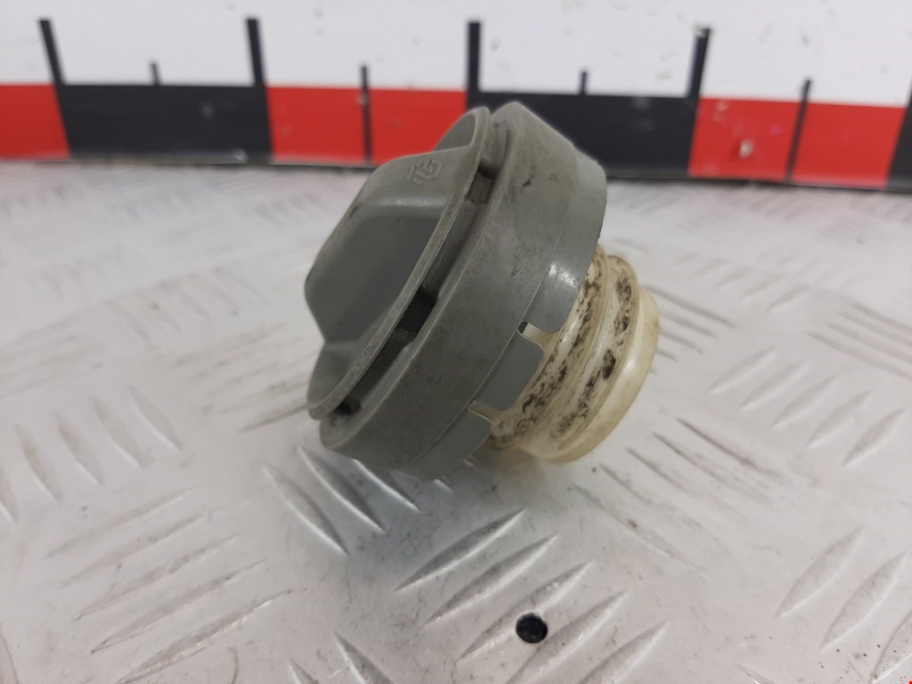 Крышка топливного бака TOYOTA RAV 4 XA20 2000-2005