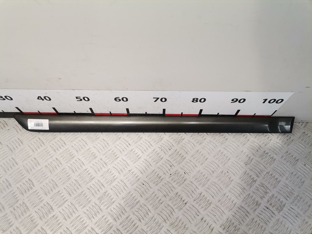 Накладка декоративная (молдинг) двери задней правой Toyota Corolla 9 (2001-2007)