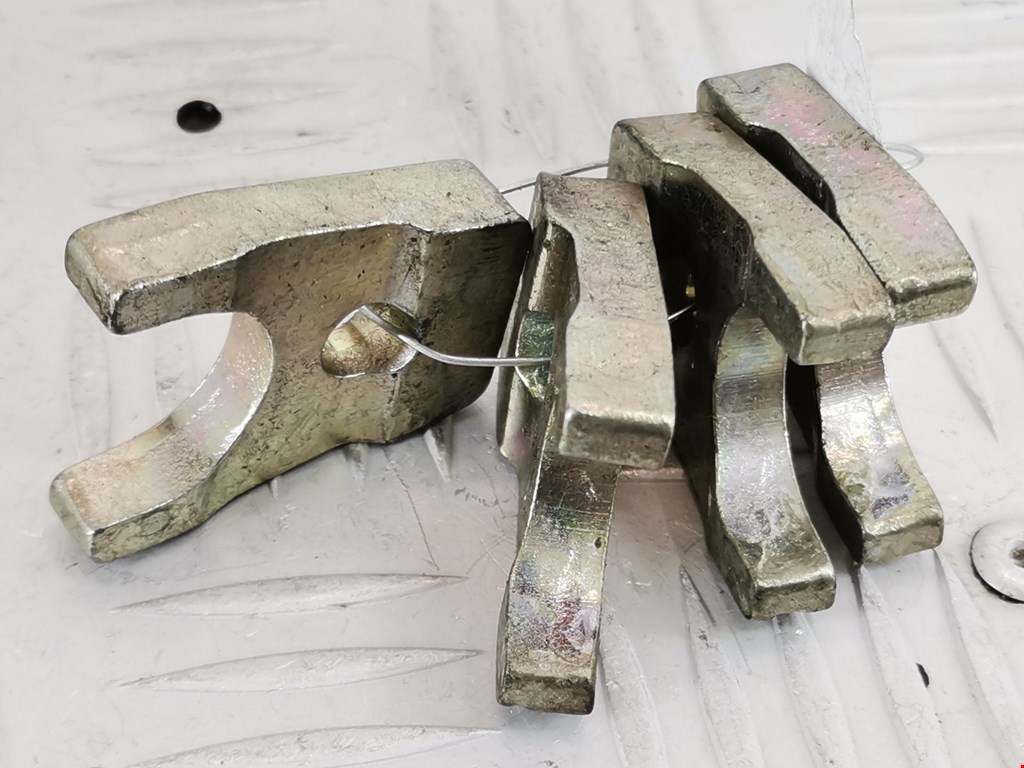 Кронштейн форсунки VOLVO V40 I 1995-2004